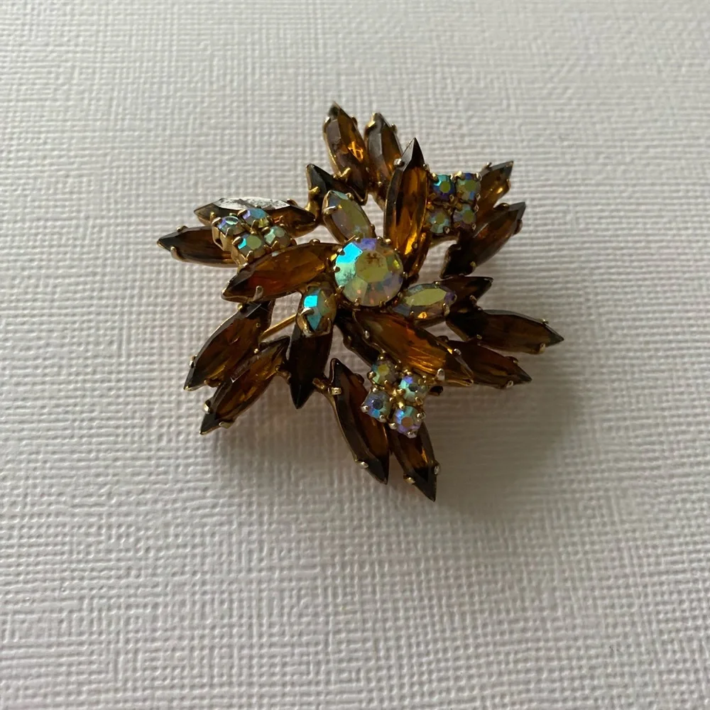 Vintage Rhinestone Brooch & Earrings - Picture 2 of 7